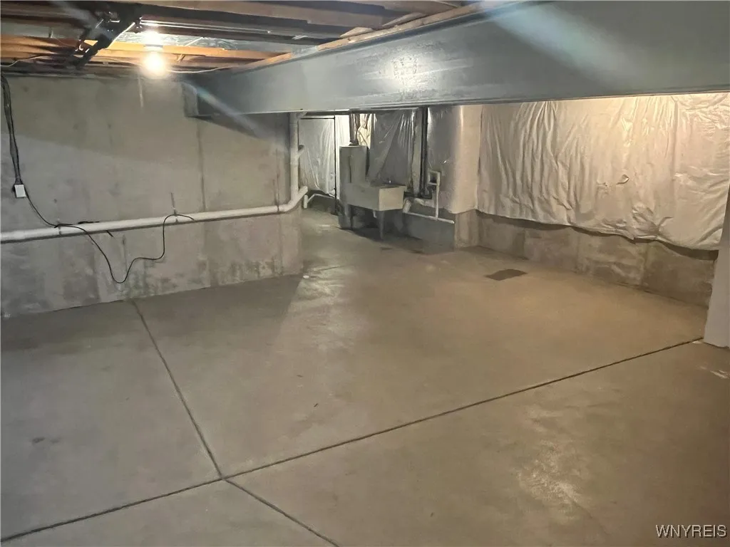 77 William Price Parkway, Buffalo, New York 14214, Buffalo, New York 14214, 3 Bedrooms Bedrooms, 8 Rooms Rooms,2 BathroomsBathrooms,Residential,For Sale,77 William Price Parkway, Buffalo, New York 14214,0,B1650827