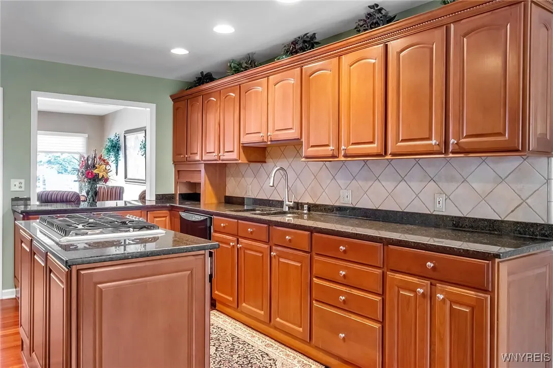 122 Hidden Ridge Common, Amherst, New York 14221, Amherst, New York 14221, 3 Bedrooms Bedrooms, 7 Rooms Rooms,2 BathroomsBathrooms,Residential,For Sale,122 Hidden Ridge Common, Amherst, New York 14221,0,B1650319