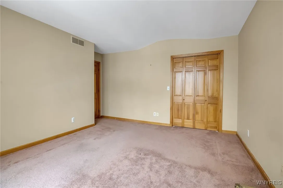 122 Hidden Ridge Common, Amherst, New York 14221, Amherst, New York 14221, 3 Bedrooms Bedrooms, 7 Rooms Rooms,2 BathroomsBathrooms,Residential,For Sale,122 Hidden Ridge Common, Amherst, New York 14221,0,B1650319