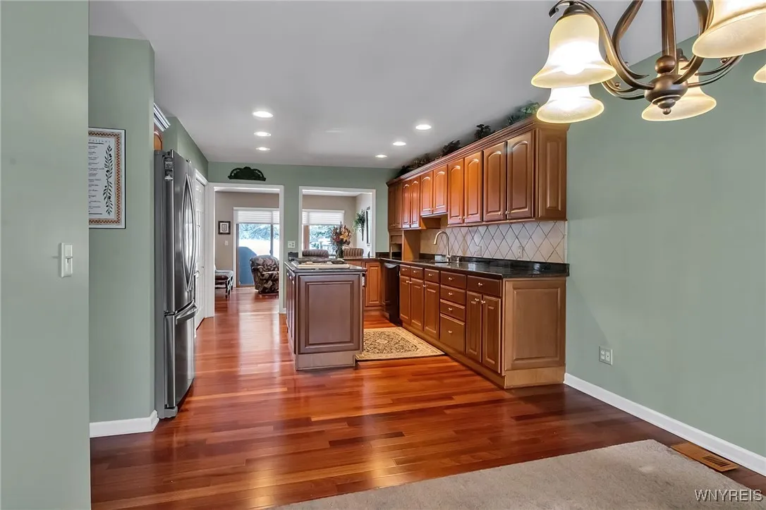 122 Hidden Ridge Common, Amherst, New York 14221, Amherst, New York 14221, 3 Bedrooms Bedrooms, 7 Rooms Rooms,2 BathroomsBathrooms,Residential,For Sale,122 Hidden Ridge Common, Amherst, New York 14221,0,B1650319