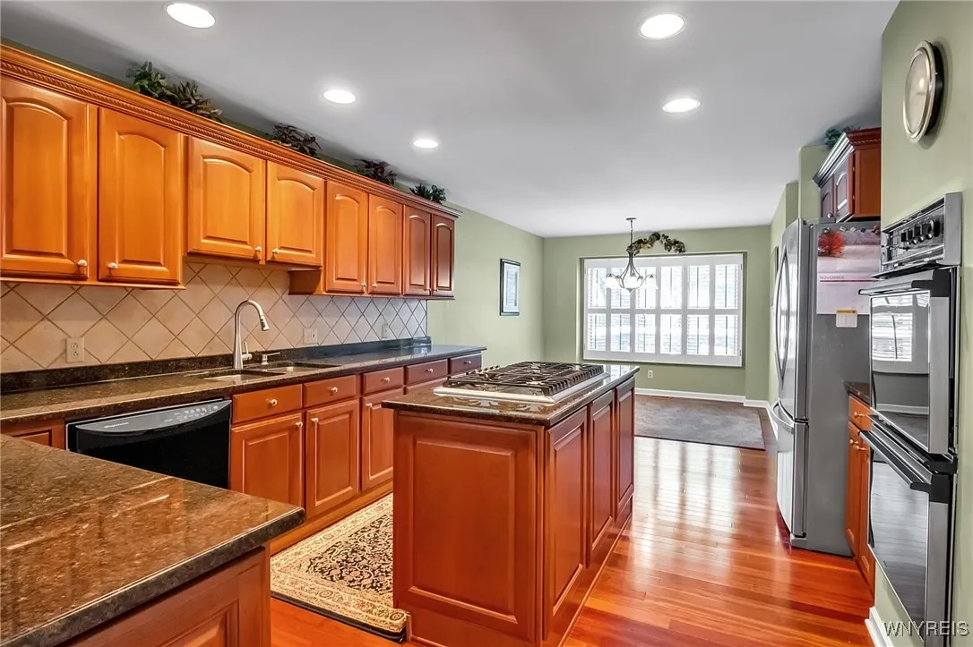 122 Hidden Ridge Common, Amherst, New York 14221, Amherst, New York 14221, 3 Bedrooms Bedrooms, 7 Rooms Rooms,2 BathroomsBathrooms,Residential,For Sale,122 Hidden Ridge Common, Amherst, New York 14221,0,B1650319