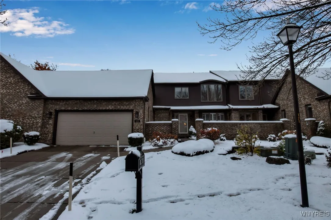 122 Hidden Ridge Common, Amherst, New York 14221, Amherst, New York 14221, 3 Bedrooms Bedrooms, 7 Rooms Rooms,2 BathroomsBathrooms,Residential,For Sale,122 Hidden Ridge Common, Amherst, New York 14221,0,B1650319