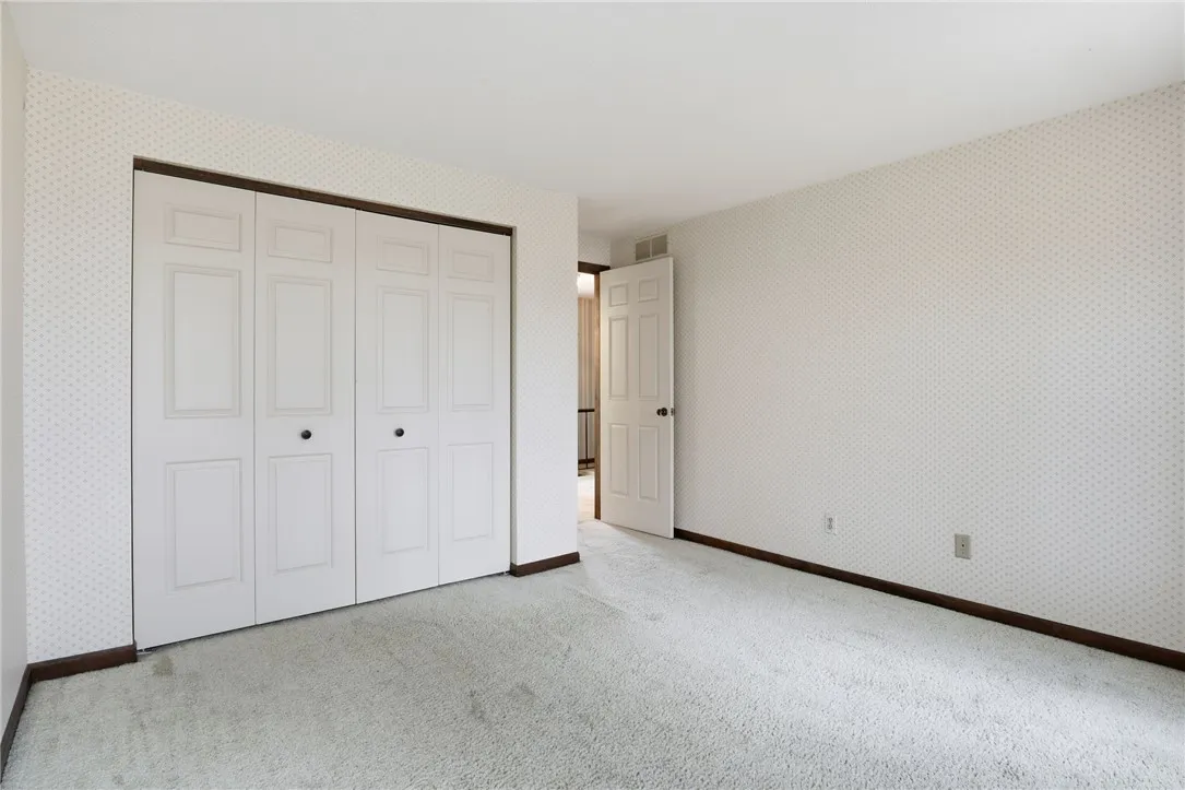 10 Creek Rdg, Pittsford, New York 14534, Pittsford, New York 14534, 2 Bedrooms Bedrooms, 5 Rooms Rooms,3 BathroomsBathrooms,Residential,For Sale,10 Creek Rdg, Pittsford, New York 14534,0,R1650415