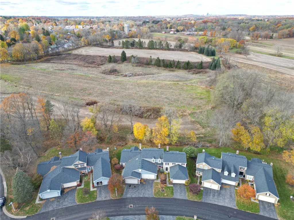 10 Creek Rdg, Pittsford, New York 14534, Pittsford, New York 14534, 2 Bedrooms Bedrooms, 5 Rooms Rooms,3 BathroomsBathrooms,Residential,For Sale,10 Creek Rdg, Pittsford, New York 14534,0,R1650415