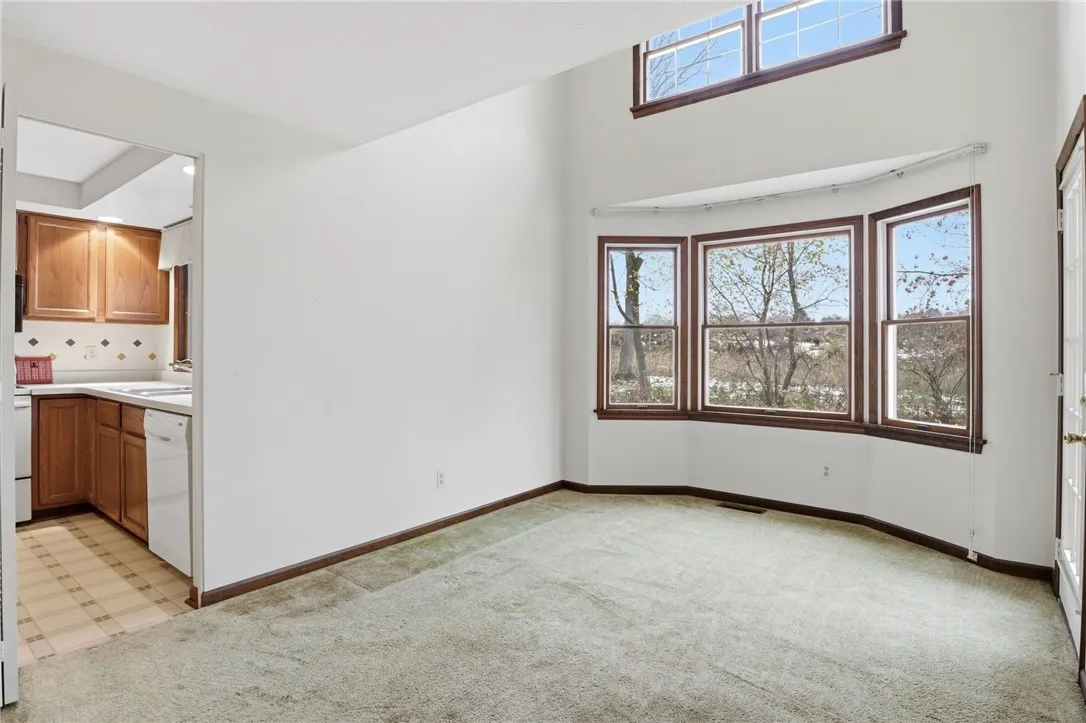 10 Creek Rdg, Pittsford, New York 14534, Pittsford, New York 14534, 2 Bedrooms Bedrooms, 5 Rooms Rooms,3 BathroomsBathrooms,Residential,For Sale,10 Creek Rdg, Pittsford, New York 14534,0,R1650415