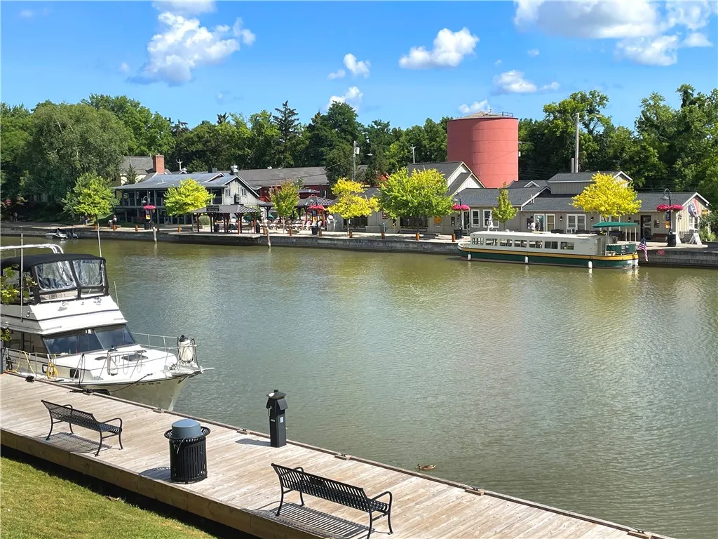 10 Creek Rdg, Pittsford, New York 14534, Pittsford, New York 14534, 2 Bedrooms Bedrooms, 5 Rooms Rooms,3 BathroomsBathrooms,Residential,For Sale,10 Creek Rdg, Pittsford, New York 14534,0,R1650415