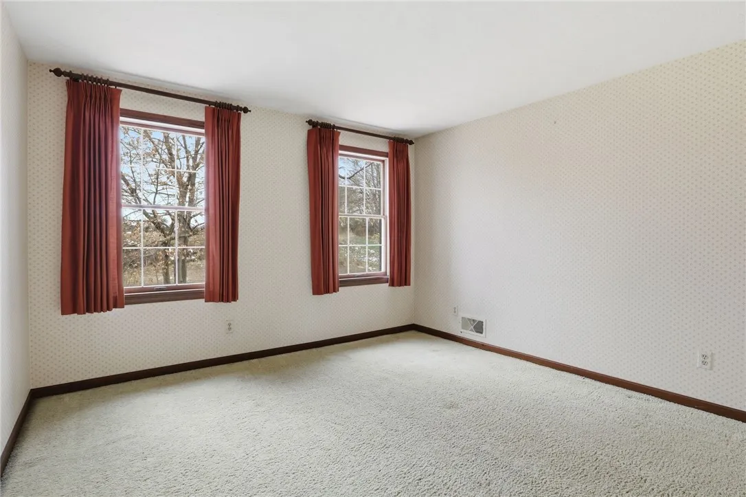 10 Creek Rdg, Pittsford, New York 14534, Pittsford, New York 14534, 2 Bedrooms Bedrooms, 5 Rooms Rooms,3 BathroomsBathrooms,Residential,For Sale,10 Creek Rdg, Pittsford, New York 14534,0,R1650415