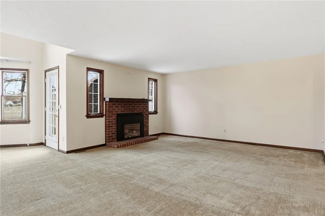 10 Creek Rdg, Pittsford, New York 14534, Pittsford, New York 14534, 2 Bedrooms Bedrooms, 5 Rooms Rooms,3 BathroomsBathrooms,Residential,For Sale,10 Creek Rdg, Pittsford, New York 14534,0,R1650415