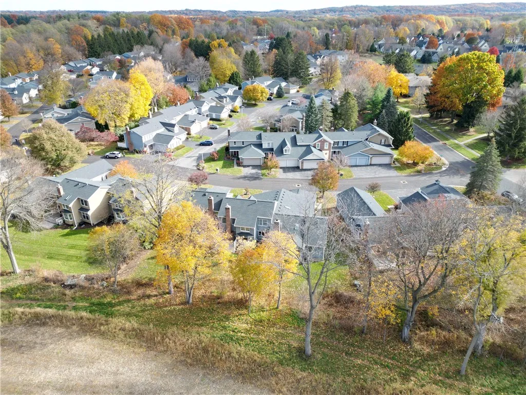 10 Creek Rdg, Pittsford, New York 14534, Pittsford, New York 14534, 2 Bedrooms Bedrooms, 5 Rooms Rooms,3 BathroomsBathrooms,Residential,For Sale,10 Creek Rdg, Pittsford, New York 14534,0,R1650415