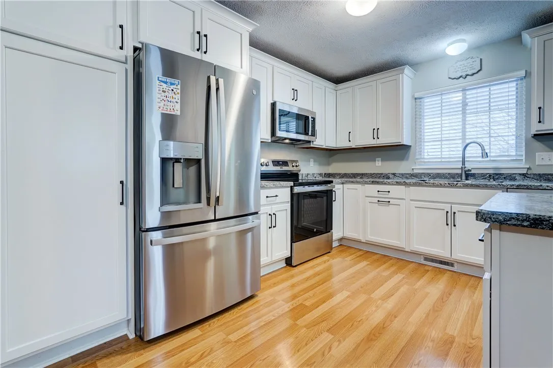 12 Gursslin Lane, Parma, New York 14468, Parma, New York 14468, 2 Bedrooms Bedrooms, 5 Rooms Rooms,2 BathroomsBathrooms,Residential,For Sale,12 Gursslin Lane, Parma, New York 14468,0,R1650781