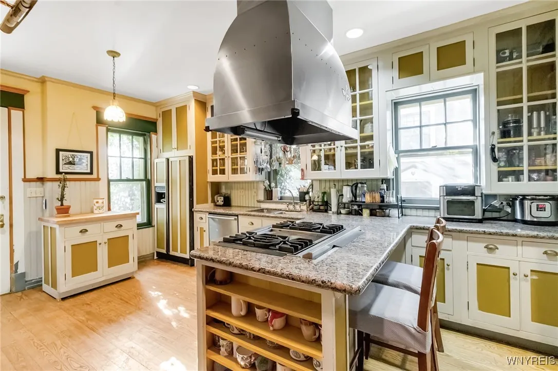 189 Bidwell Parkway, Buffalo, New York 14222, Buffalo, New York 14222, 4 Bedrooms Bedrooms, 10 Rooms Rooms,3 BathroomsBathrooms,Residential,For Sale,189 Bidwell Parkway, Buffalo, New York 14222,0,B1650723