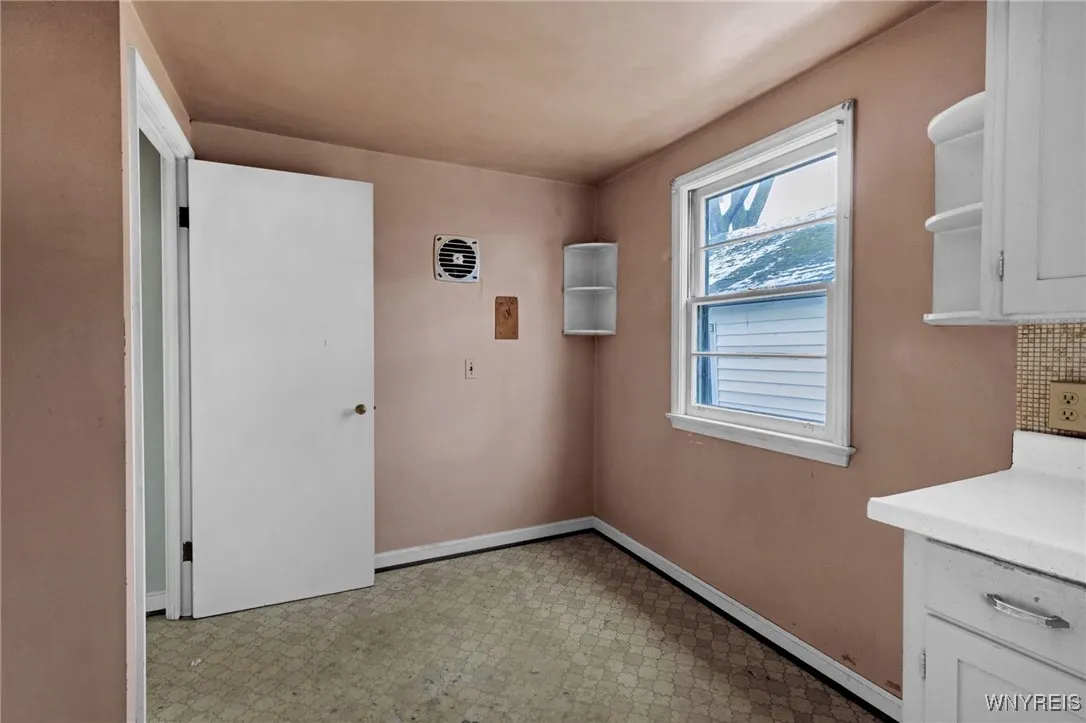 121 Willow Breeze Road, Tonawanda, New York 14223, Tonawanda, New York 14223, 3 Bedrooms Bedrooms, 6 Rooms Rooms,1 BathroomBathrooms,Residential,For Sale,121 Willow Breeze Road, Tonawanda, New York 14223,0,B1650130