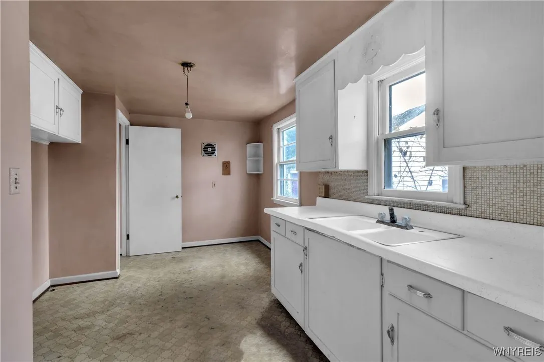 121 Willow Breeze Road, Tonawanda, New York 14223, Tonawanda, New York 14223, 3 Bedrooms Bedrooms, 6 Rooms Rooms,1 BathroomBathrooms,Residential,For Sale,121 Willow Breeze Road, Tonawanda, New York 14223,0,B1650130