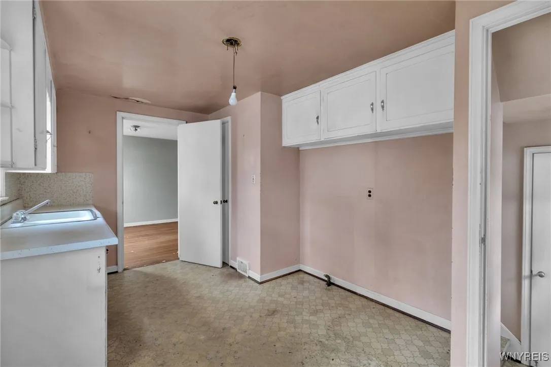 121 Willow Breeze Road, Tonawanda, New York 14223, Tonawanda, New York 14223, 3 Bedrooms Bedrooms, 6 Rooms Rooms,1 BathroomBathrooms,Residential,For Sale,121 Willow Breeze Road, Tonawanda, New York 14223,0,B1650130
