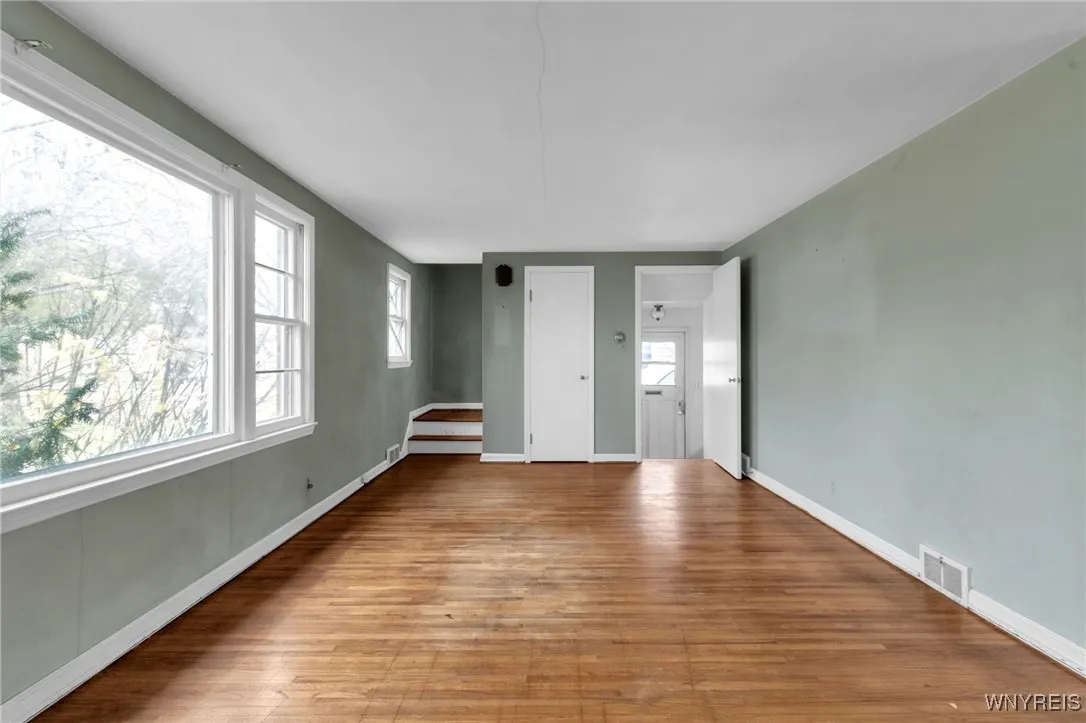 121 Willow Breeze Road, Tonawanda, New York 14223, Tonawanda, New York 14223, 3 Bedrooms Bedrooms, 6 Rooms Rooms,1 BathroomBathrooms,Residential,For Sale,121 Willow Breeze Road, Tonawanda, New York 14223,0,B1650130