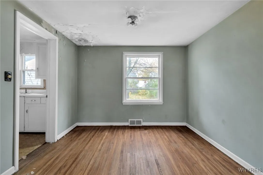 121 Willow Breeze Road, Tonawanda, New York 14223, Tonawanda, New York 14223, 3 Bedrooms Bedrooms, 6 Rooms Rooms,1 BathroomBathrooms,Residential,For Sale,121 Willow Breeze Road, Tonawanda, New York 14223,0,B1650130