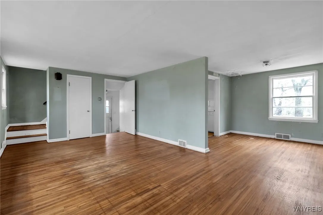 121 Willow Breeze Road, Tonawanda, New York 14223, Tonawanda, New York 14223, 3 Bedrooms Bedrooms, 6 Rooms Rooms,1 BathroomBathrooms,Residential,For Sale,121 Willow Breeze Road, Tonawanda, New York 14223,0,B1650130