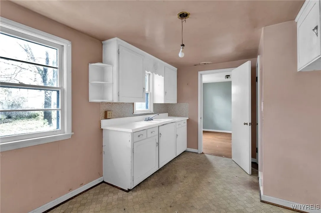 121 Willow Breeze Road, Tonawanda, New York 14223, Tonawanda, New York 14223, 3 Bedrooms Bedrooms, 6 Rooms Rooms,1 BathroomBathrooms,Residential,For Sale,121 Willow Breeze Road, Tonawanda, New York 14223,0,B1650130