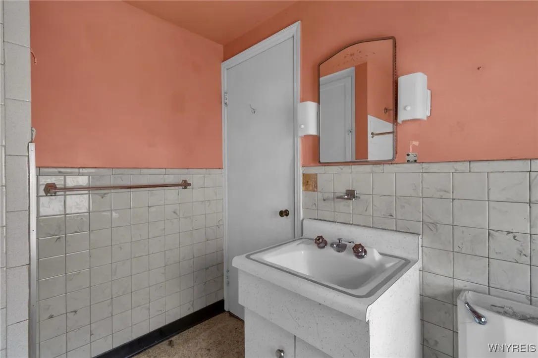 121 Willow Breeze Road, Tonawanda, New York 14223, Tonawanda, New York 14223, 3 Bedrooms Bedrooms, 6 Rooms Rooms,1 BathroomBathrooms,Residential,For Sale,121 Willow Breeze Road, Tonawanda, New York 14223,0,B1650130