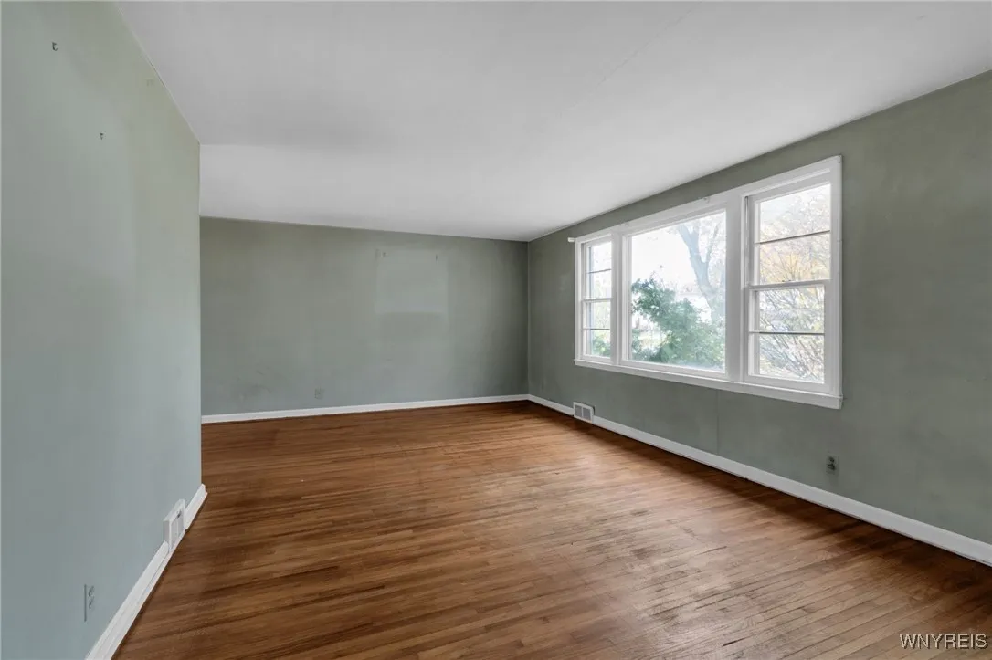 121 Willow Breeze Road, Tonawanda, New York 14223, Tonawanda, New York 14223, 3 Bedrooms Bedrooms, 6 Rooms Rooms,1 BathroomBathrooms,Residential,For Sale,121 Willow Breeze Road, Tonawanda, New York 14223,0,B1650130