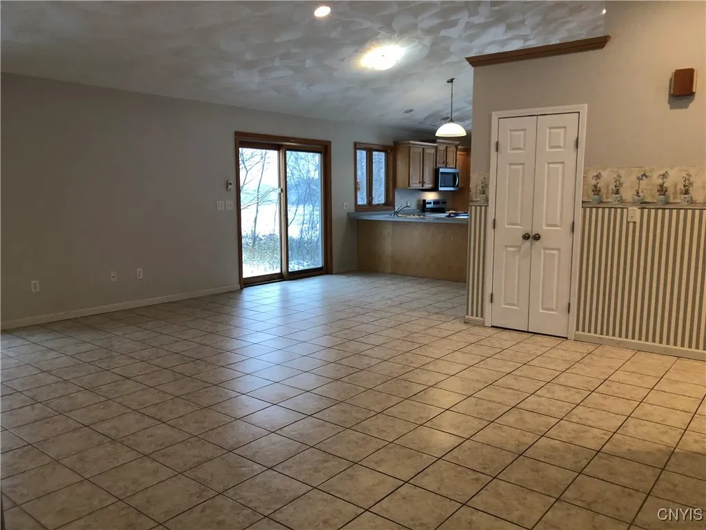 9630 Nys Rt 365, Trenton, New York 13354, Trenton, New York 13354, 3 Bedrooms Bedrooms, 8 Rooms Rooms,2 BathroomsBathrooms,Residential,For Sale,9630 Nys Rt 365, Trenton, New York 13354,0,S1650803