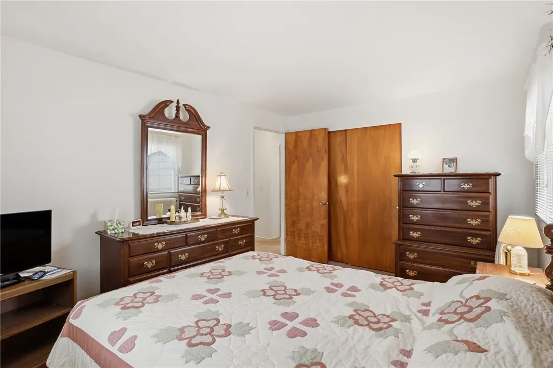 25 Yarkerdale Drive, Greece, New York 14615, Greece, New York 14615, 3 Bedrooms Bedrooms, 7 Rooms Rooms,2 BathroomsBathrooms,Residential,For Sale,25 Yarkerdale Drive, Greece, New York 14615,0,R1650847