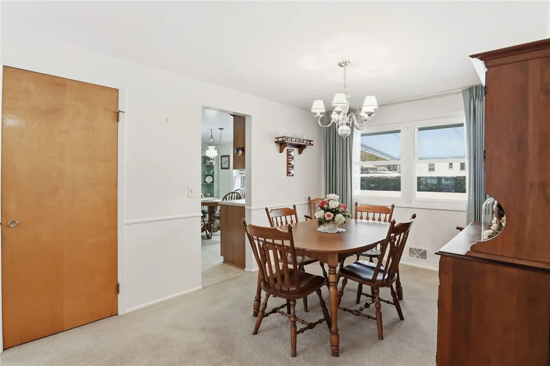 25 Yarkerdale Drive, Greece, New York 14615, Greece, New York 14615, 3 Bedrooms Bedrooms, 7 Rooms Rooms,2 BathroomsBathrooms,Residential,For Sale,25 Yarkerdale Drive, Greece, New York 14615,0,R1650847