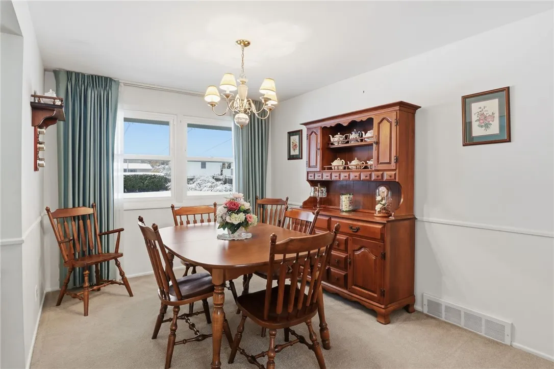 25 Yarkerdale Drive, Greece, New York 14615, Greece, New York 14615, 3 Bedrooms Bedrooms, 7 Rooms Rooms,2 BathroomsBathrooms,Residential,For Sale,25 Yarkerdale Drive, Greece, New York 14615,0,R1650847