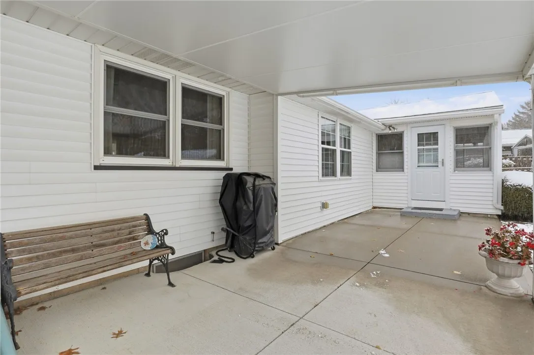 25 Yarkerdale Drive, Greece, New York 14615, Greece, New York 14615, 3 Bedrooms Bedrooms, 7 Rooms Rooms,2 BathroomsBathrooms,Residential,For Sale,25 Yarkerdale Drive, Greece, New York 14615,0,R1650847