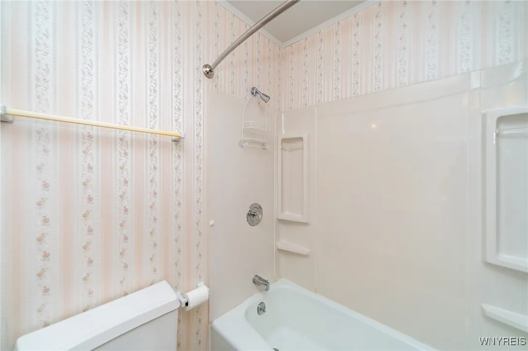 8540 Seven Springs Road, Batavia, New York 14020, Batavia, New York 14020, 3 Bedrooms Bedrooms, 8 Rooms Rooms,2 BathroomsBathrooms,Residential,For Sale,8540 Seven Springs Road, Batavia, New York 14020,0,B1650486