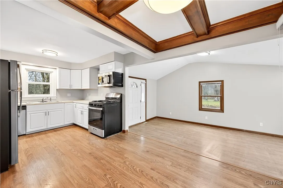 5082 Bay View Road, Hamburg, New York 14075, Hamburg, New York 14075, 4 Bedrooms Bedrooms, 10 Rooms Rooms,2 BathroomsBathrooms,Residential,For Sale,5082 Bay View Road, Hamburg, New York 14075,0,S1650856