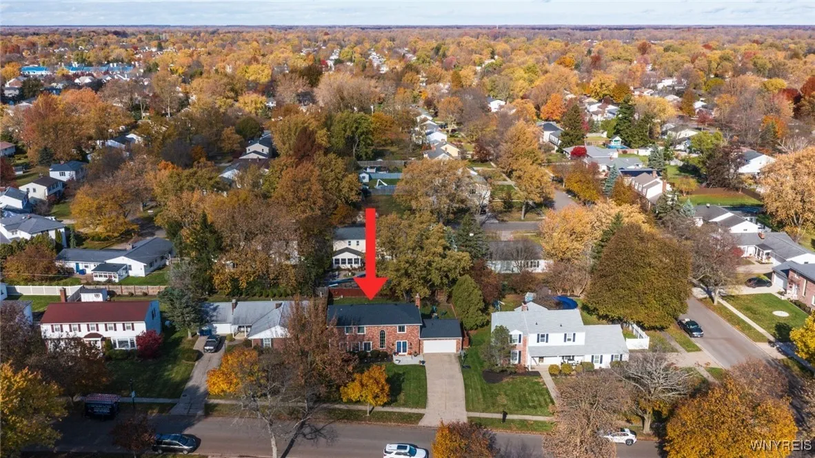 116 The Paddock, Amherst, New York 14221, Amherst, New York 14221, 4 Bedrooms Bedrooms, 10 Rooms Rooms,2 BathroomsBathrooms,Residential,For Sale,116 The Paddock, Amherst, New York 14221,0,B1648983