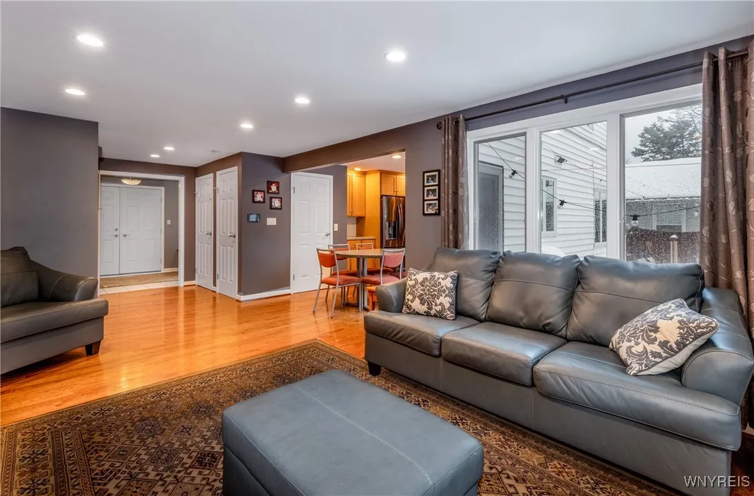 116 The Paddock, Amherst, New York 14221, Amherst, New York 14221, 4 Bedrooms Bedrooms, 10 Rooms Rooms,2 BathroomsBathrooms,Residential,For Sale,116 The Paddock, Amherst, New York 14221,0,B1648983