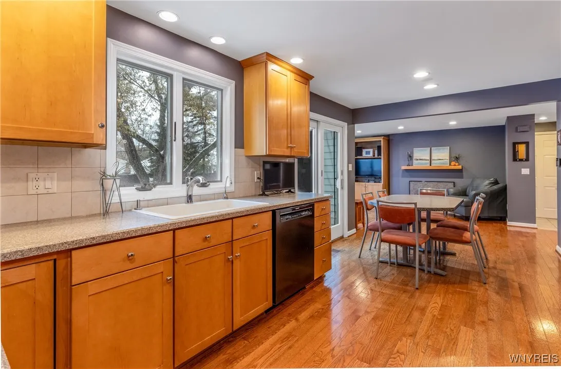116 The Paddock, Amherst, New York 14221, Amherst, New York 14221, 4 Bedrooms Bedrooms, 10 Rooms Rooms,2 BathroomsBathrooms,Residential,For Sale,116 The Paddock, Amherst, New York 14221,0,B1648983