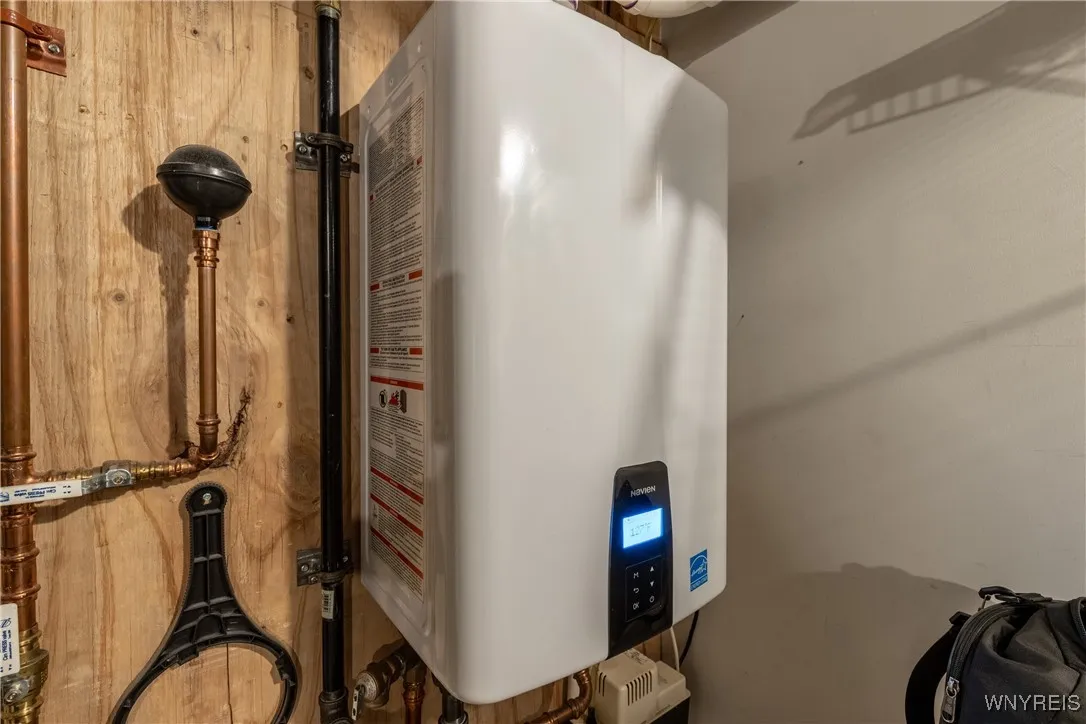 116 The Paddock, Amherst, New York 14221, Amherst, New York 14221, 4 Bedrooms Bedrooms, 10 Rooms Rooms,2 BathroomsBathrooms,Residential,For Sale,116 The Paddock, Amherst, New York 14221,0,B1648983