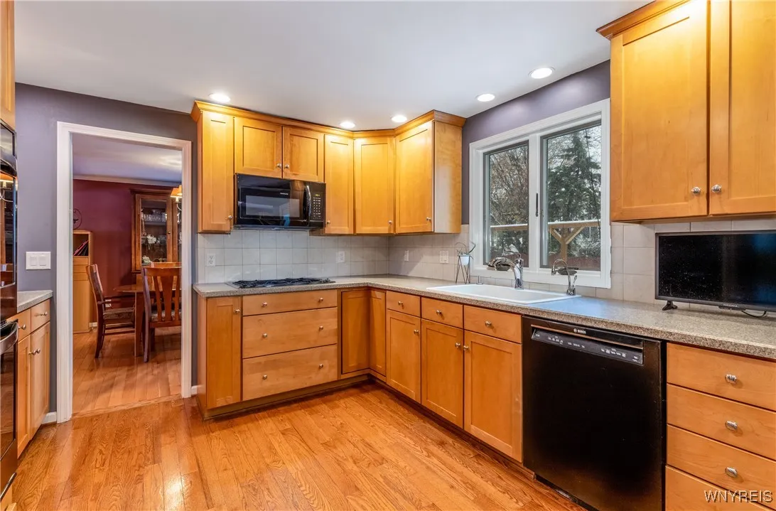 116 The Paddock, Amherst, New York 14221, Amherst, New York 14221, 4 Bedrooms Bedrooms, 10 Rooms Rooms,2 BathroomsBathrooms,Residential,For Sale,116 The Paddock, Amherst, New York 14221,0,B1648983