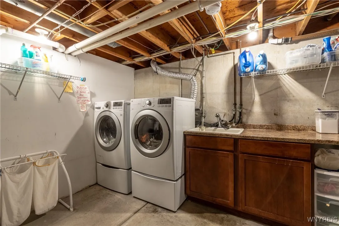 116 The Paddock, Amherst, New York 14221, Amherst, New York 14221, 4 Bedrooms Bedrooms, 10 Rooms Rooms,2 BathroomsBathrooms,Residential,For Sale,116 The Paddock, Amherst, New York 14221,0,B1648983