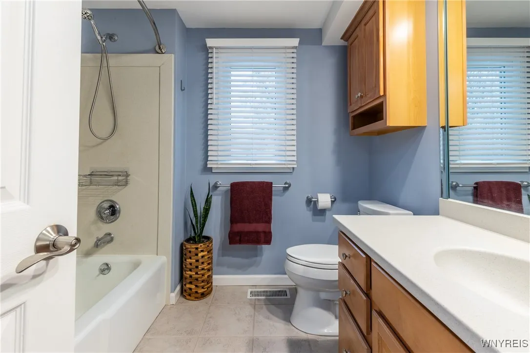 116 The Paddock, Amherst, New York 14221, Amherst, New York 14221, 4 Bedrooms Bedrooms, 10 Rooms Rooms,2 BathroomsBathrooms,Residential,For Sale,116 The Paddock, Amherst, New York 14221,0,B1648983
