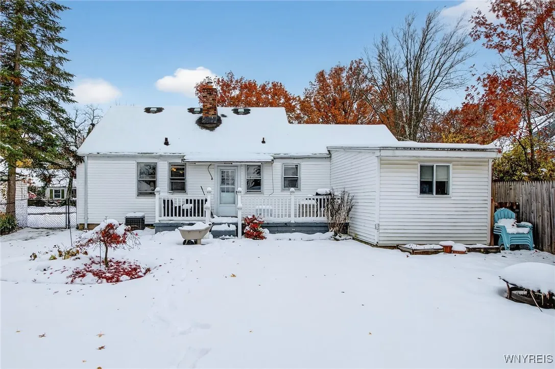 8235 Laughlin Drive, Niagara Falls, New York 14304, Niagara Falls, New York 14304, 3 Bedrooms Bedrooms, 8 Rooms Rooms,1 BathroomBathrooms,Residential,For Sale,8235 Laughlin Drive, Niagara Falls, New York 14304,0,B1650649