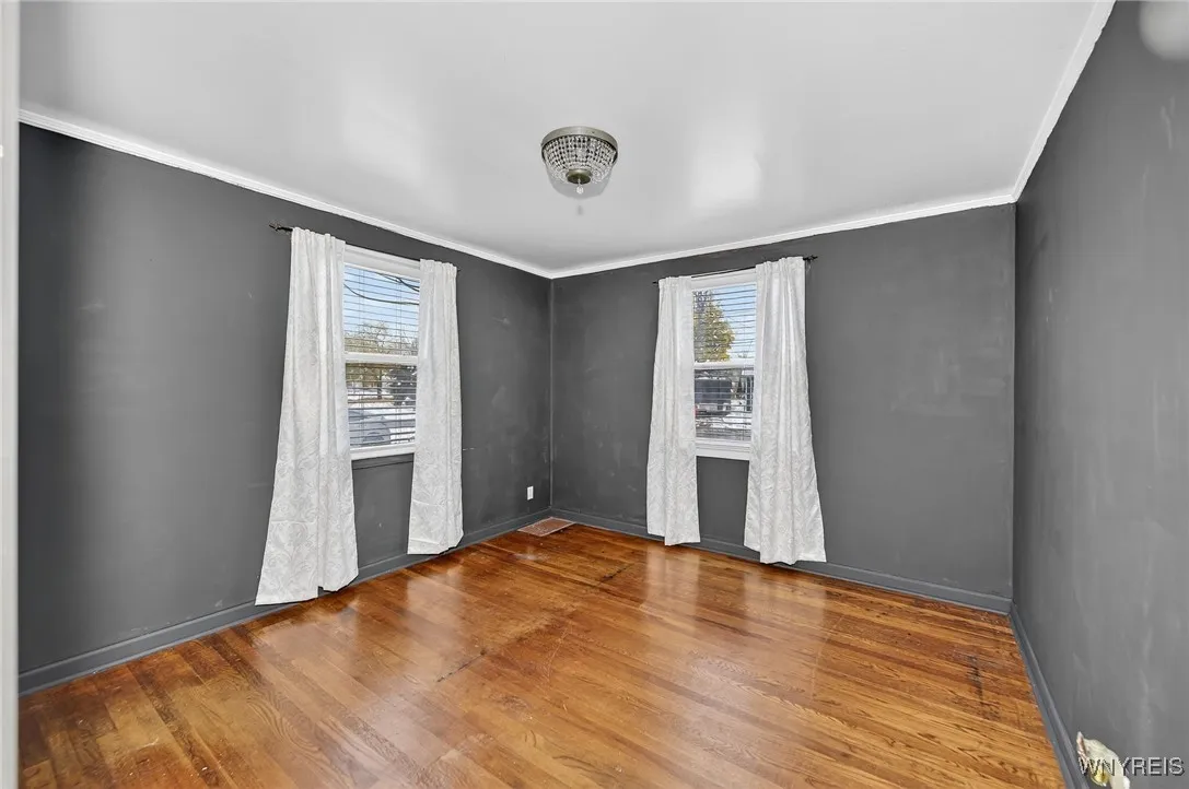 8235 Laughlin Drive, Niagara Falls, New York 14304, Niagara Falls, New York 14304, 3 Bedrooms Bedrooms, 8 Rooms Rooms,1 BathroomBathrooms,Residential,For Sale,8235 Laughlin Drive, Niagara Falls, New York 14304,0,B1650649