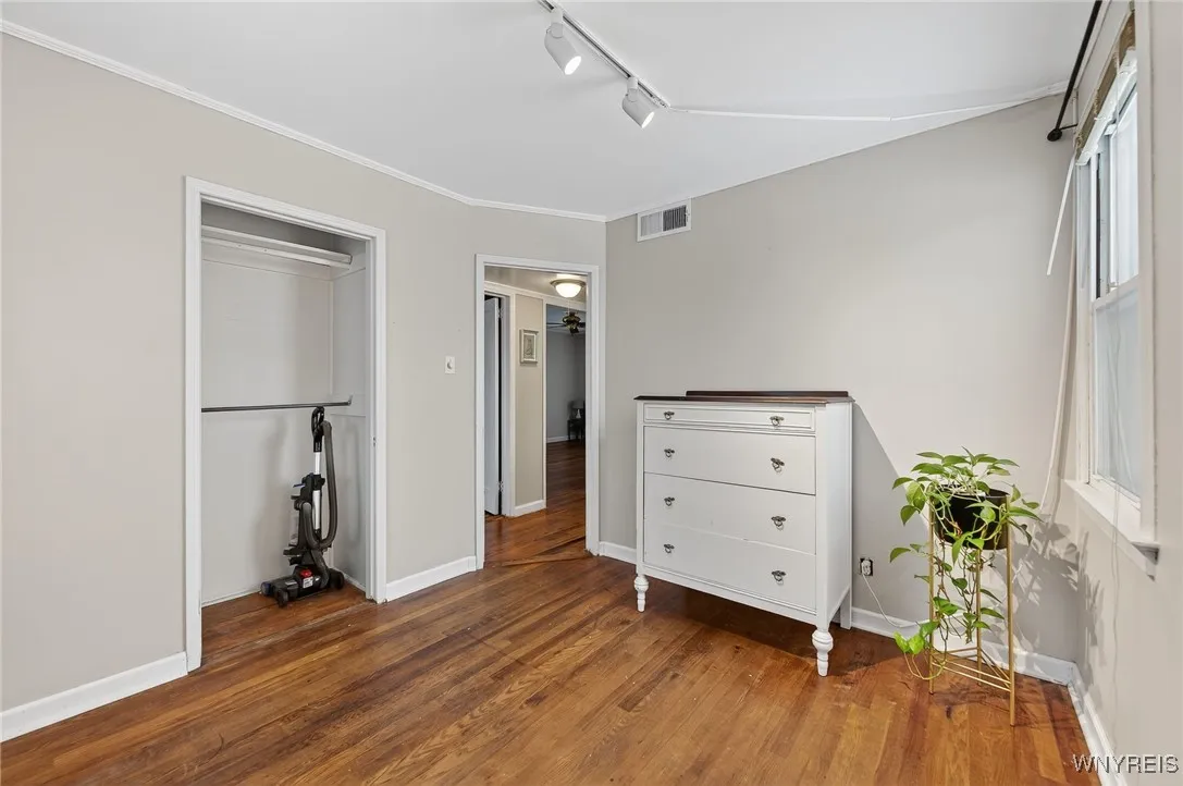 8235 Laughlin Drive, Niagara Falls, New York 14304, Niagara Falls, New York 14304, 3 Bedrooms Bedrooms, 8 Rooms Rooms,1 BathroomBathrooms,Residential,For Sale,8235 Laughlin Drive, Niagara Falls, New York 14304,0,B1650649