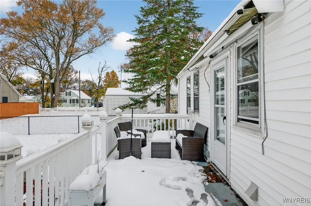 8235 Laughlin Drive, Niagara Falls, New York 14304, Niagara Falls, New York 14304, 3 Bedrooms Bedrooms, 8 Rooms Rooms,1 BathroomBathrooms,Residential,For Sale,8235 Laughlin Drive, Niagara Falls, New York 14304,0,B1650649