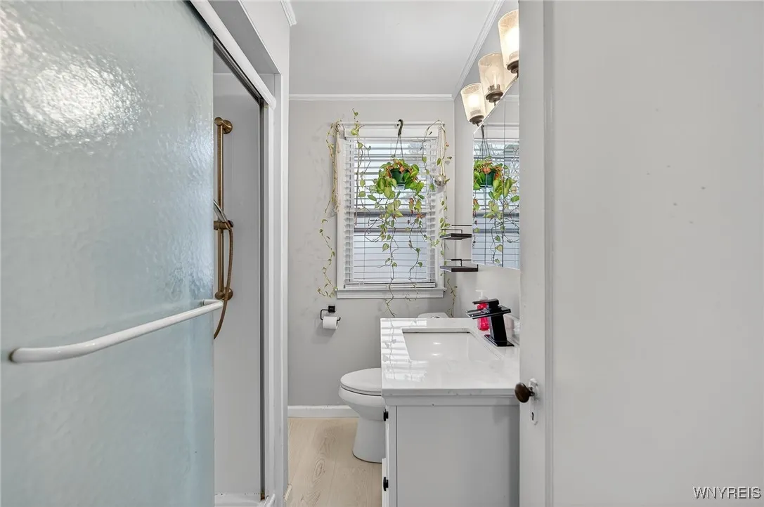 8235 Laughlin Drive, Niagara Falls, New York 14304, Niagara Falls, New York 14304, 3 Bedrooms Bedrooms, 8 Rooms Rooms,1 BathroomBathrooms,Residential,For Sale,8235 Laughlin Drive, Niagara Falls, New York 14304,0,B1650649