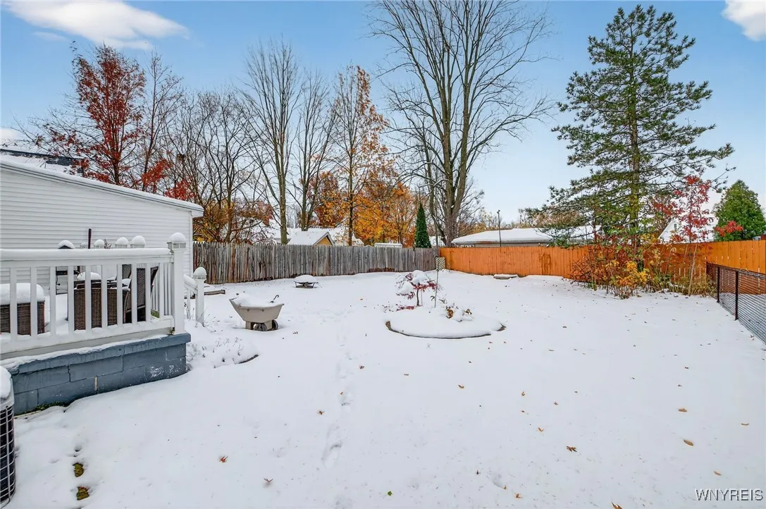8235 Laughlin Drive, Niagara Falls, New York 14304, Niagara Falls, New York 14304, 3 Bedrooms Bedrooms, 8 Rooms Rooms,1 BathroomBathrooms,Residential,For Sale,8235 Laughlin Drive, Niagara Falls, New York 14304,0,B1650649