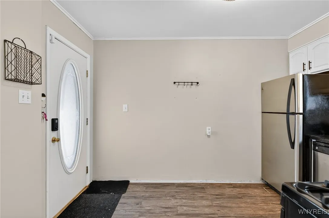 8235 Laughlin Drive, Niagara Falls, New York 14304, Niagara Falls, New York 14304, 3 Bedrooms Bedrooms, 8 Rooms Rooms,1 BathroomBathrooms,Residential,For Sale,8235 Laughlin Drive, Niagara Falls, New York 14304,0,B1650649