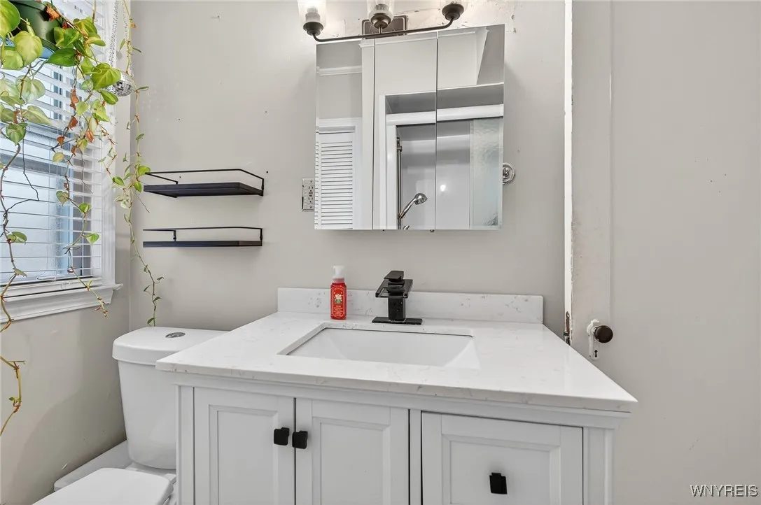 8235 Laughlin Drive, Niagara Falls, New York 14304, Niagara Falls, New York 14304, 3 Bedrooms Bedrooms, 8 Rooms Rooms,1 BathroomBathrooms,Residential,For Sale,8235 Laughlin Drive, Niagara Falls, New York 14304,0,B1650649