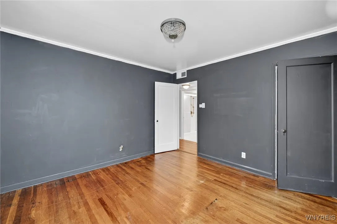 8235 Laughlin Drive, Niagara Falls, New York 14304, Niagara Falls, New York 14304, 3 Bedrooms Bedrooms, 8 Rooms Rooms,1 BathroomBathrooms,Residential,For Sale,8235 Laughlin Drive, Niagara Falls, New York 14304,0,B1650649