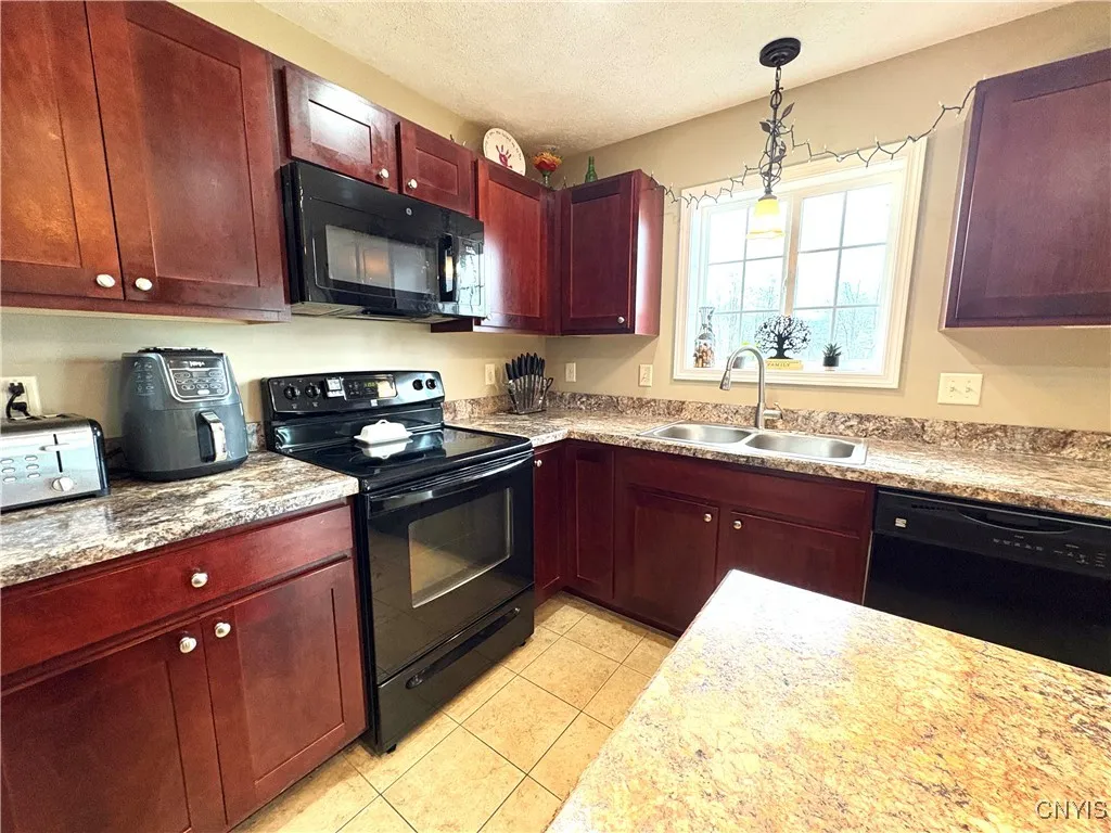 14 Charing Cross Circle, Lysander, New York 13027, Lysander, New York 13027, 3 Bedrooms Bedrooms, 7 Rooms Rooms,2 BathroomsBathrooms,Residential,For Sale,14 Charing Cross Circle, Lysander, New York 13027,0,S1650852