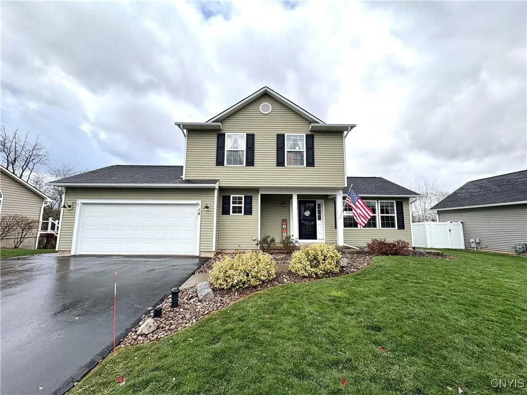 14 Charing Cross Circle, Lysander, New York 13027, Lysander, New York 13027, 3 Bedrooms Bedrooms, 7 Rooms Rooms,2 BathroomsBathrooms,Residential,For Sale,14 Charing Cross Circle, Lysander, New York 13027,0,S1650852