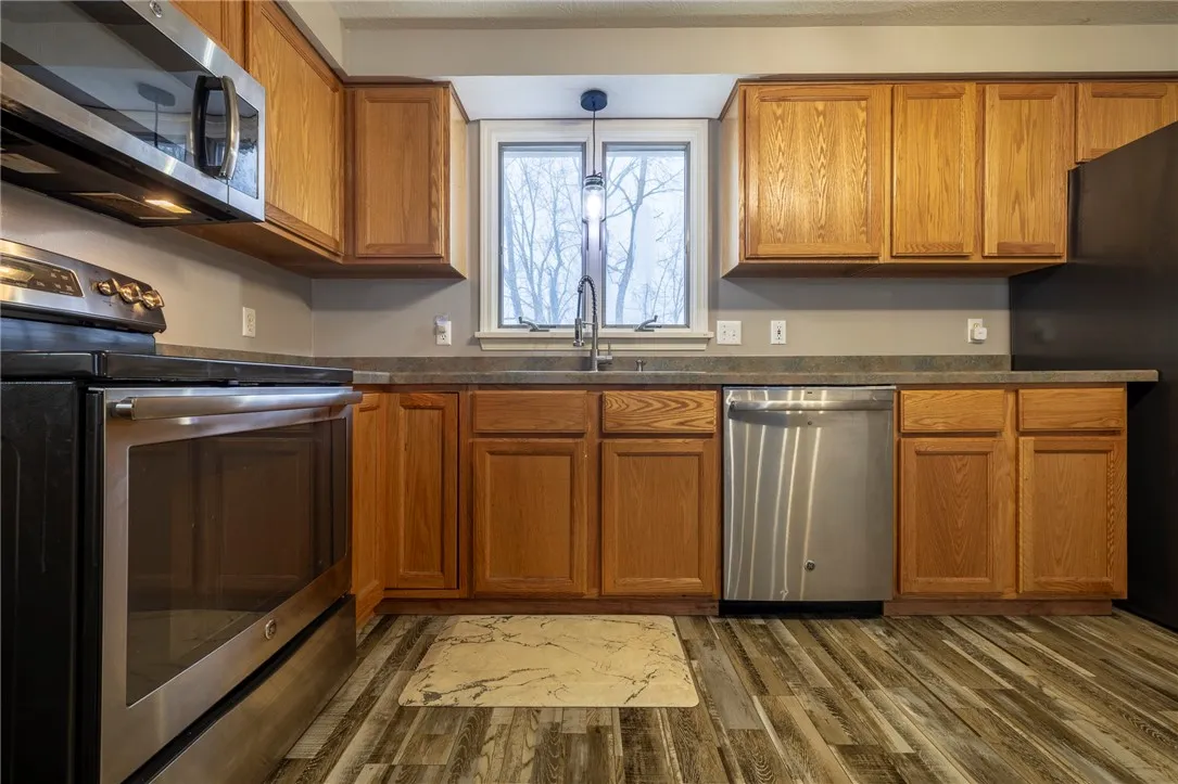 1447 Hiddenpond Lane, Walworth, New York 14568, Walworth, New York 14568, 3 Bedrooms Bedrooms, 6 Rooms Rooms,2 BathroomsBathrooms,Residential,For Sale,1447 Hiddenpond Lane, Walworth, New York 14568,0,R1649805